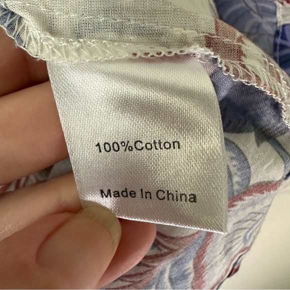 TUCKERNUCK
Cream Heirloom Floral Short Sleeve Rowen Blouse SZ L - Picture 7 of 9